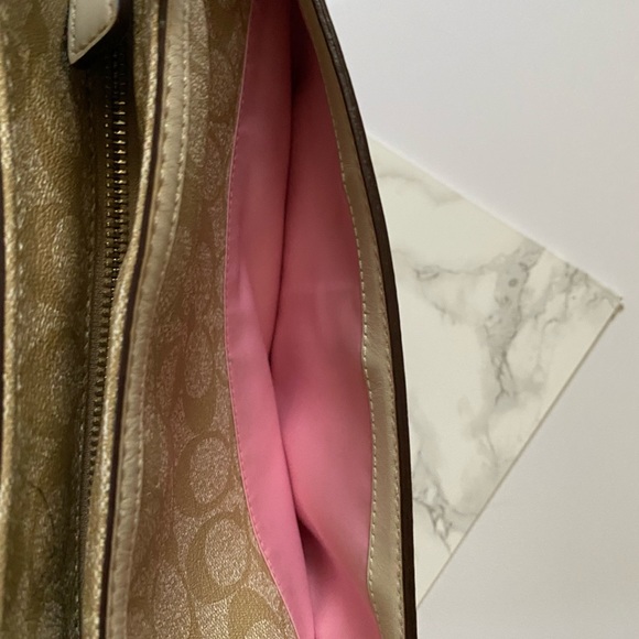 Coach Chelsea Heritage Pink and Tan . F14477 tote bag. - Picture 9 of 10